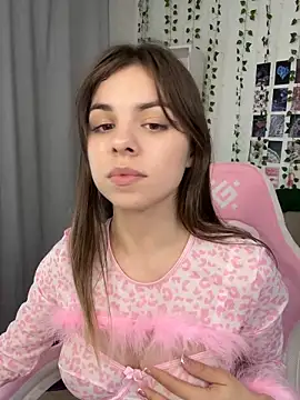 Mila Cutie online show from 05.04.26