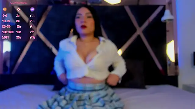 Lunaxh1 online show from 04.21.26