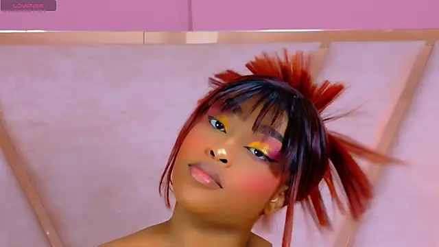 TiannahGlow online show from 04.29.26
