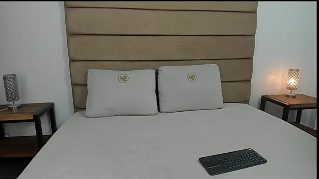 claire scott online show from 04.22.26