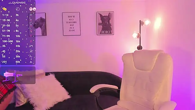LizzyPonce  online show from 04.24.26