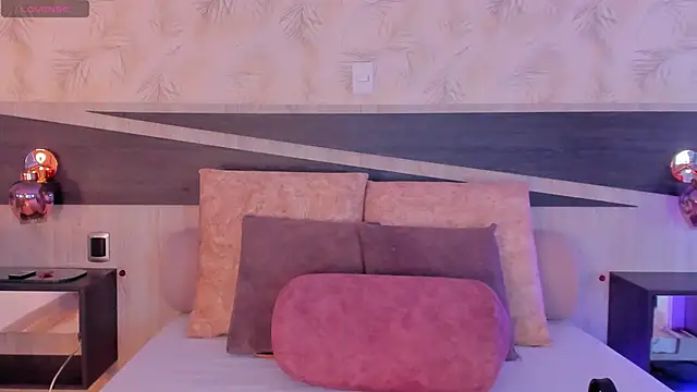 Snapshot of Sofia_pamela_ chatting on 04.24.26 Sofia pamela online show from 04.24.26
