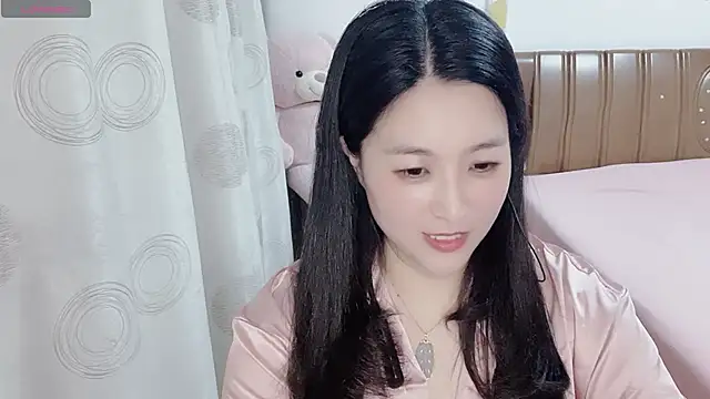 Snapshot of D-Misslu chatting on 06.10.26 D-Misslu online show from 06.10.26