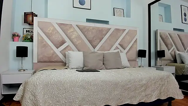 Mia Velez1 online show from 05.20.26