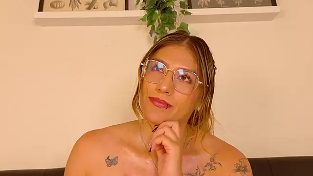 LiaaMoretti   online show from 07.23.26