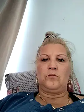 Divineblond online show from 10.27.25