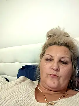 Divineblond online show from 11.28.25