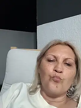 Divineblond online show from 04.24.26