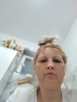Divineblond online show from 04.28.26