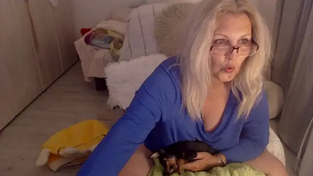 Divineblond online show from 05.16.26
