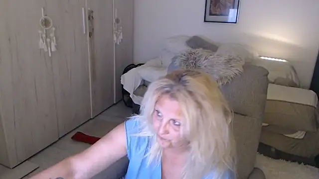 Divineblond online show from 06.15.26