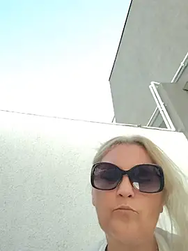 Divineblond online show from 07.10.26