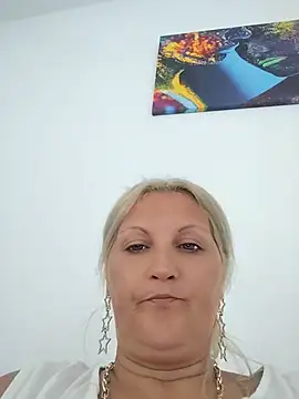 Divineblond online show from 07.12.26