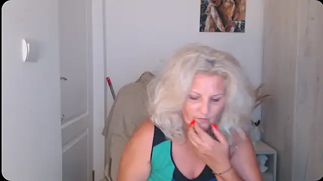 Divineblond online show from 07.23.26