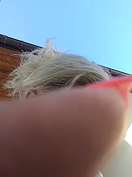 Divineblond online show from 08.04.26