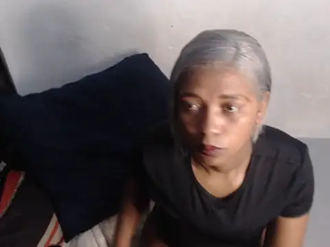 Snapshot of NawtyDiva4u chatting on 06.10.26 NawtyDiva4u online show from 06.10.26