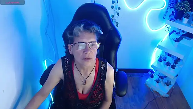 Snapshot of selena_ferreira chatting on 06.19.26 selena ferreira online show from 06.19.26