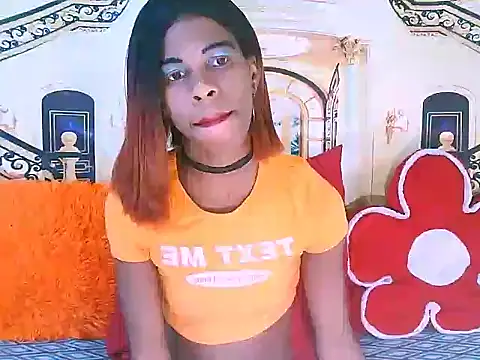 Snapshot of EbonySweetPeach chatting on 05.09.26 EbonySweetPeach online show from 05.09.26