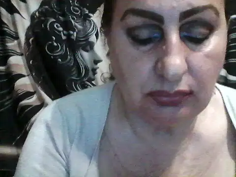 LoaqLovew online show from 04.25.26