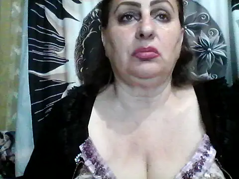 LoaqLovew online show from 05.11.26