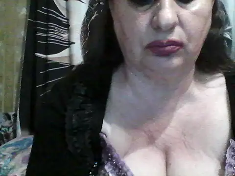 LoaqLovew online show from 05.11.26
