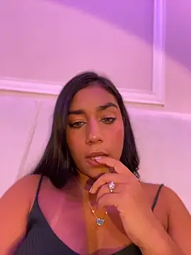 Snapshot of SaryJonex chatting on 04.30.26 SaryJonex online show from 04.30.26