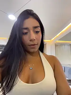 Snapshot of SaryJonex chatting on 05.02.26 SaryJonex online show from 05.02.26