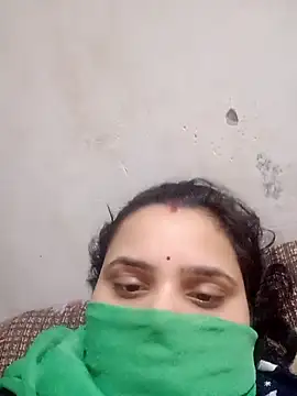 Snapshot of khushibaby85 chatting on 04.27.26 khushibaby85 online show from 04.27.26