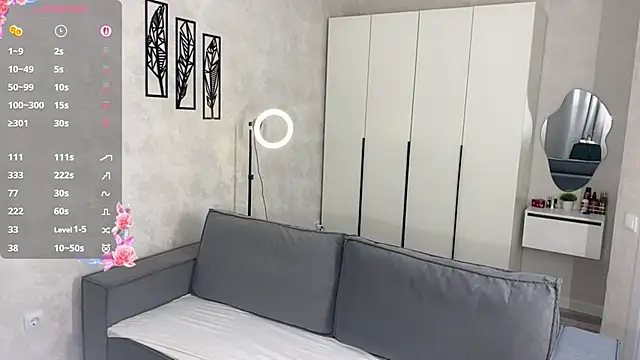 Mooniesiesita online show from 05.15.26