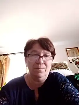 KetQueen101 online show from 04.30.26