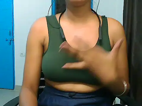 Snapshot of ur_sassypriya chatting on 06.18.26 ur sassypriya online show from 06.18.26