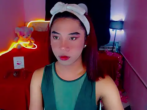 Snapshot of URsexyLylia chatting on 05.06.26 URsexyLylia online show from 05.06.26