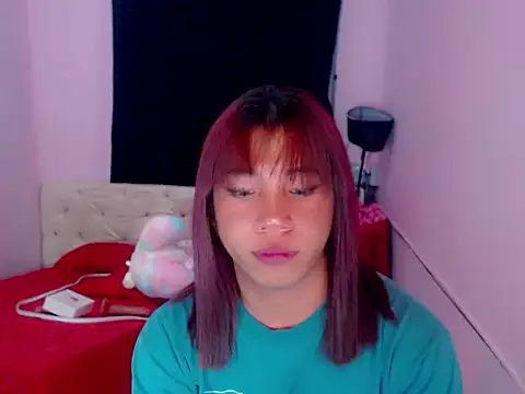 Snapshot of URsexyLylia chatting on 05.23.26 URsexyLylia online show from 05.23.26