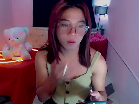 Snapshot of URsexyLylia chatting on 05.26.26 URsexyLylia online show from 05.26.26