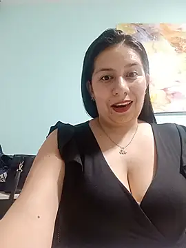 Snapshot of lalifriller chatting on 05.19.26 lalifriller online show from 05.19.26