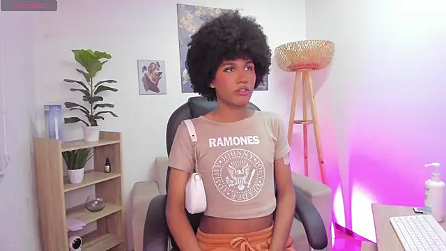 NaomiSaenz  online show from 06.18.26