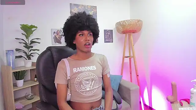 NaomiSaenz  online show from 06.18.26