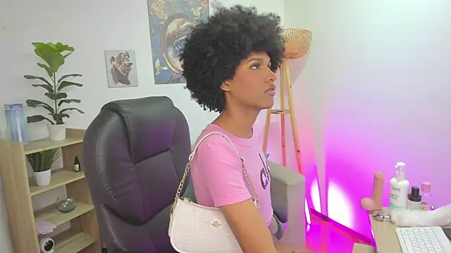 NaomiSaenz  online show from 06.19.26