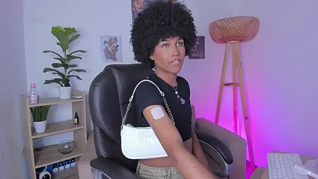 NaomiSaenz  online show from 06.23.26