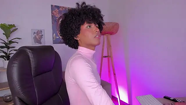 NaomiSaenz  online show from 06.29.26