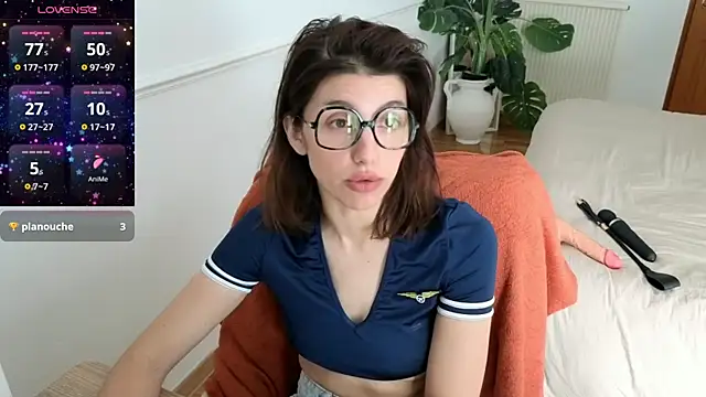 Snapshot of charlieangella chatting on 05.07.26 charlieangella online show from 05.07.26