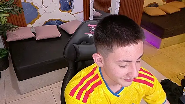 Andres Tay online show from 06.13.26