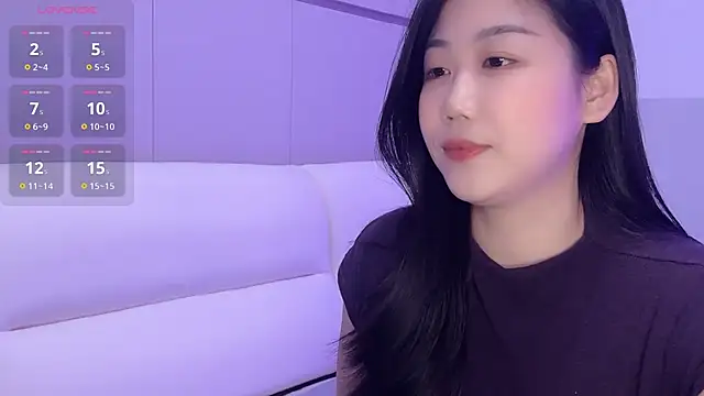 Snapshot of F-Yuwei chatting on 04.29.26 F-Yuwei online show from 04.29.26