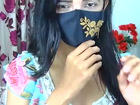 Alina Nur online show from 05.17.26