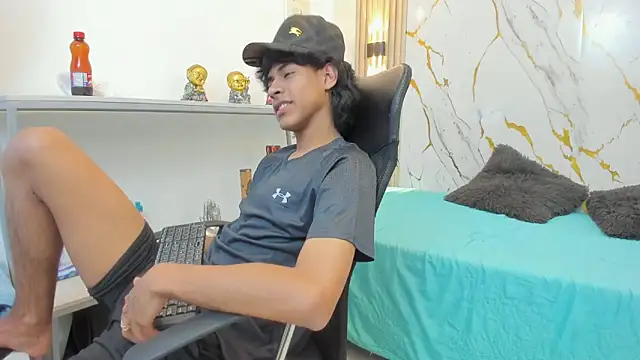 Zayn Fox32 online show from 04.27.26