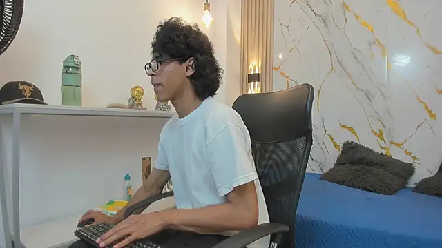 Zayn Fox32 online show from 05.17.26