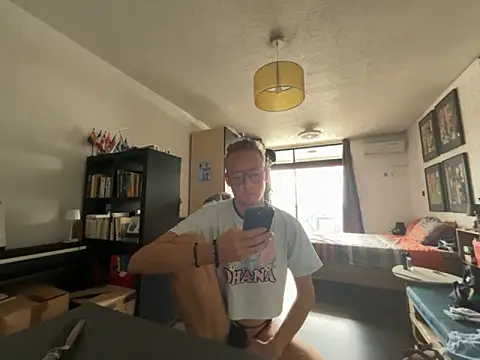 BlondieVelvet online show from 05.17.26