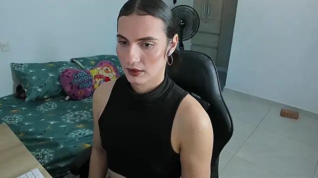  shantallskinny  online show from 06.13.26