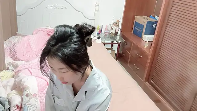 Snapshot of XIAOnaimao-001 chatting on 05.03.26 XIAOnaimao-001 online show from 05.03.26
