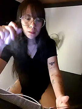 Bad bish21 online show from 06.28.26